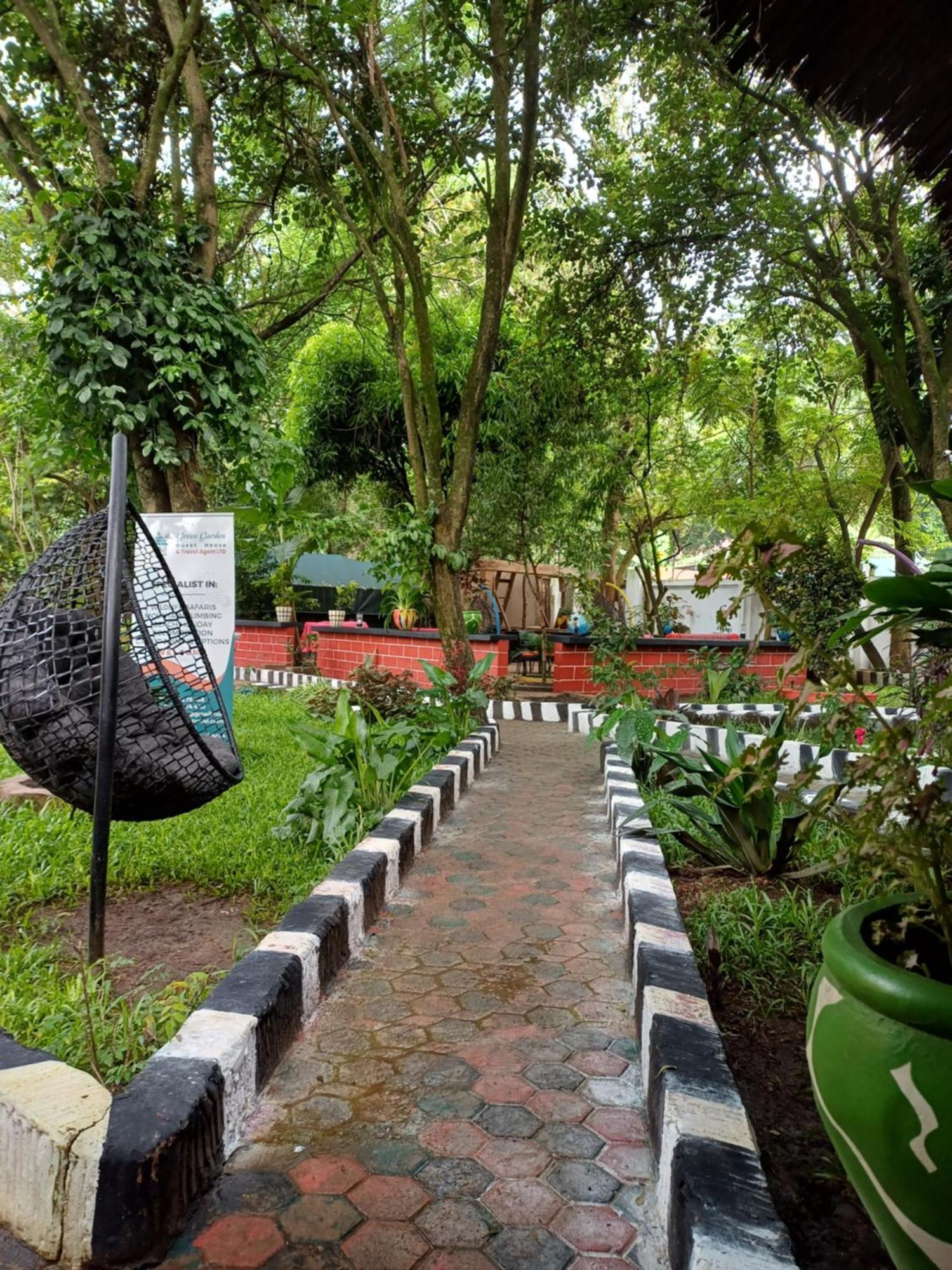 Green Garden Guest House 아루샤 외부 사진